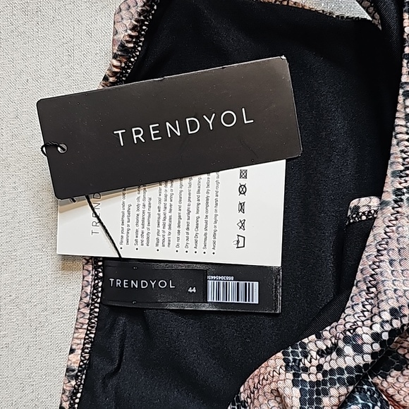 Trendyol Triangle Luxury Bikini Bottom, Size 12 - Picture 6 of 10